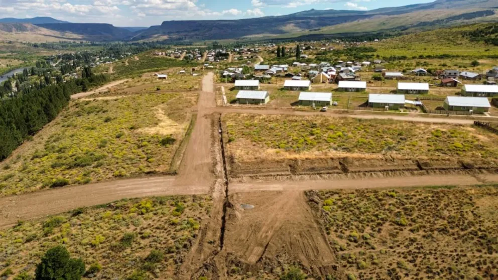 Neuquén ejecuta obras para asignar 145 lotes con servicios en Aluminé