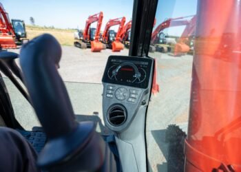 Más allá del confort: la cabina de la excavadora influencia directamente la seguridad y productividad del operador