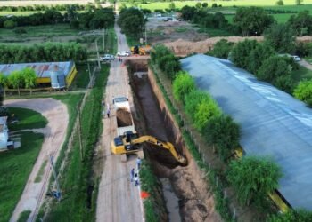 Esperanza: continúa la obra estratégica para mejorar el drenaje urbano