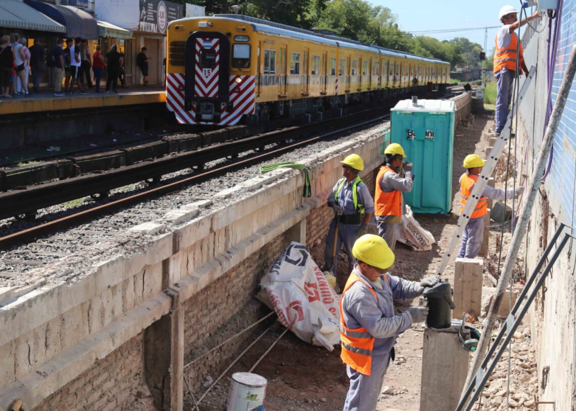 Avanzan los trabajos para renovar la infraestructura en la Estación Lemos de la Línea Urquiza
