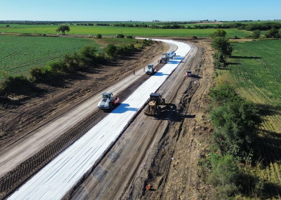 Sigue la obra de reconstrucción del Camino Viale – Arroyo Durazno