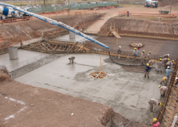 Aceleran la obra pública en Rosario con una inversión récord para ampliar el agua potable y el saneamiento
