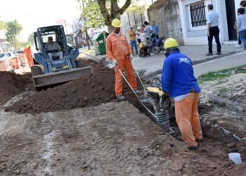 Santa Fe presentó en Rosario un plan histórico para renovar las redes de agua, energía, cloacas y desagües