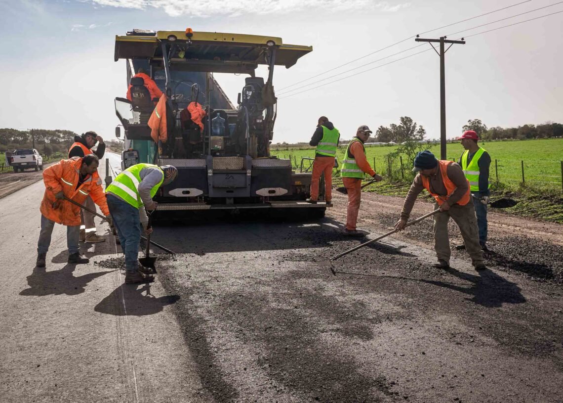 Continúa el asfaltado de la Ruta Provincial Nº 23 entre los departamentos Uruguay y Colón