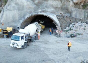 Ejecutan con éxito la carga y voladura de explosivos en túnel 2 de la Ruta Nacional 75