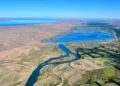 Neuquén proyecta un canal aliviador para afrontar crecidas extraordinarias en Vaca Muerta